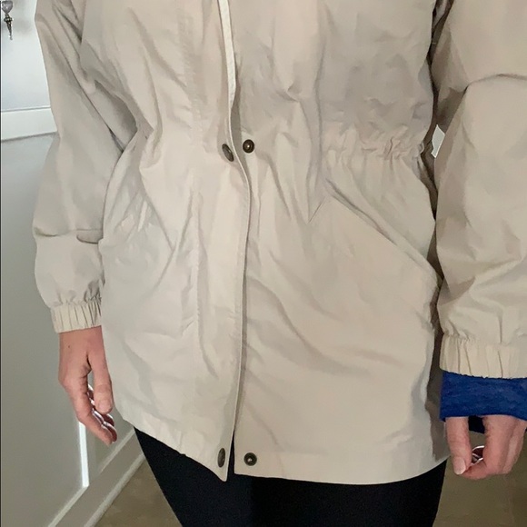 London Fog tan coat - Picture 3 of 8